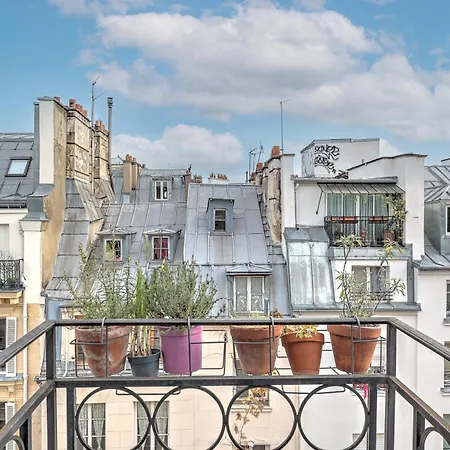 Pretty Parisian Penthouse